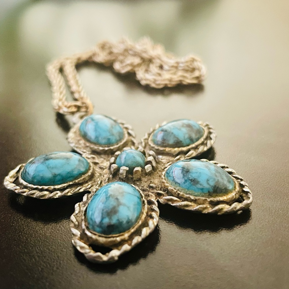 Vintage Silver and Turquoise Flower Pendant Necklace - Picture 3 of 10